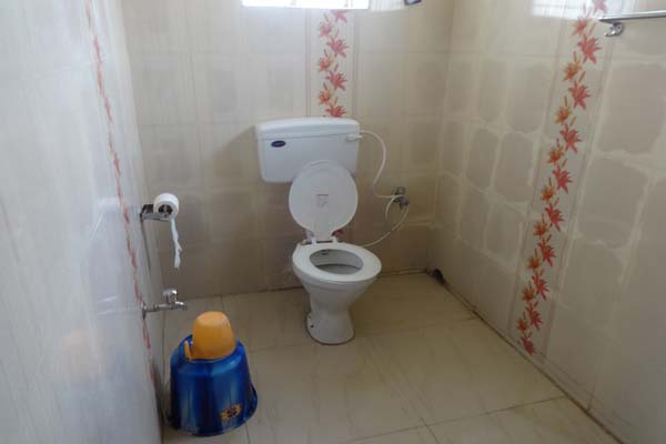 Double Bed room Toilet - Murut baha